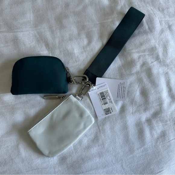 29🆕💙 Lululemon Dual Pouch Wristlet - Vapour/Storm Teal - Picture 3 of 6